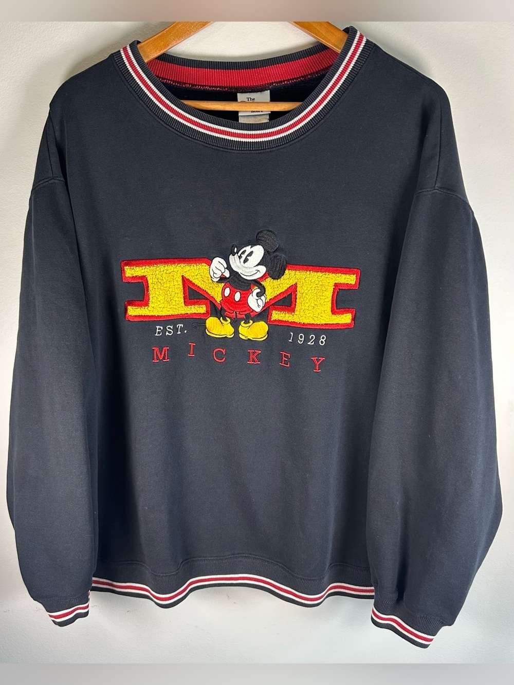 Vintage The Disney Store Mickey Mouse Unisex Sweater Sweatshirt XL Embroidered